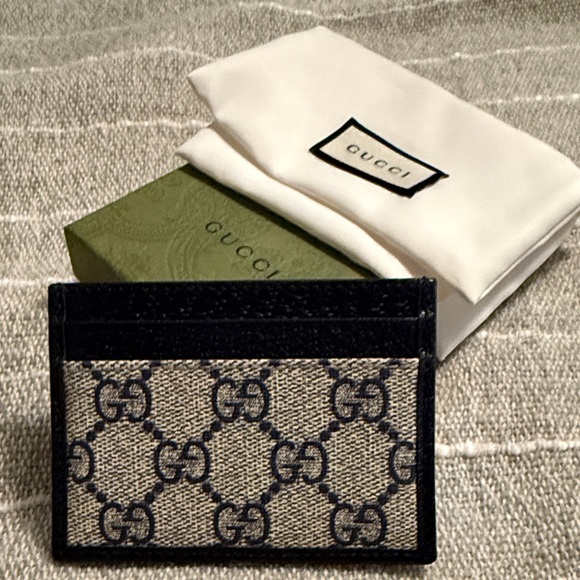 Gucci authentic dark blue  Tan GG Card Holder like new - Picture 2 of 9